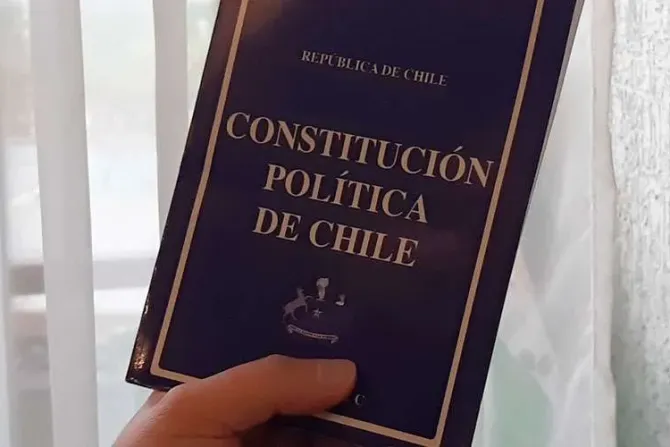 Chile: Arzobispo pide evitar que la nueva Constitución sea una “notaría de deseos personales”