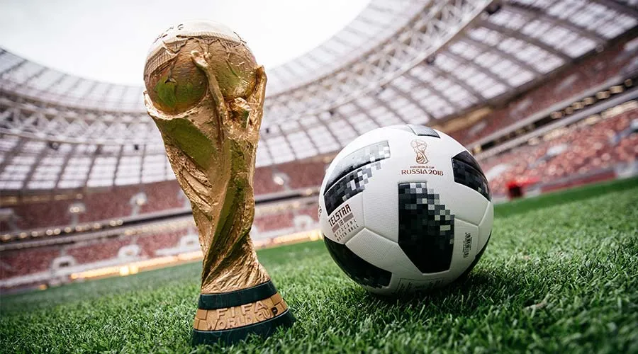 Copa del Mundo y balón oficial Telstar 18. Foto: Adidas.