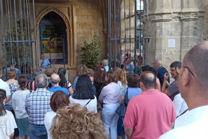 El patrimonio religioso de Córdoba brilla con la "Luz del Arcángel"