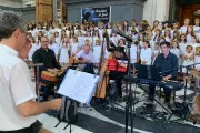 Un coro de niñas cantó villancicos por las calles de Buenos Aires