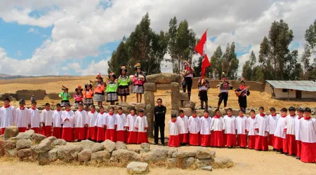 Nacimiento peruano en el Vaticano: Coro de niños dará un concierto virtual en quechua
