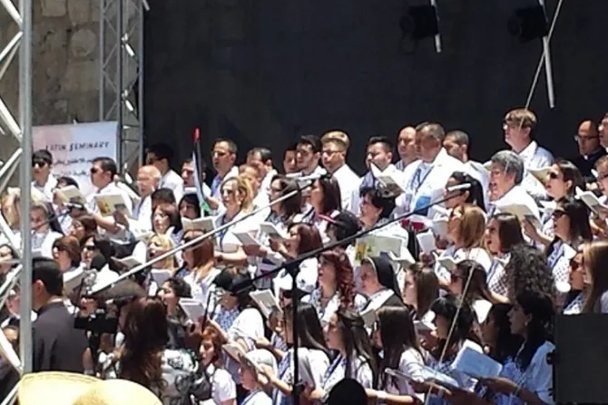 Cantar para el Papa Francisco fue darle la bienvenida al padre en casa, dice director de coro en Belén