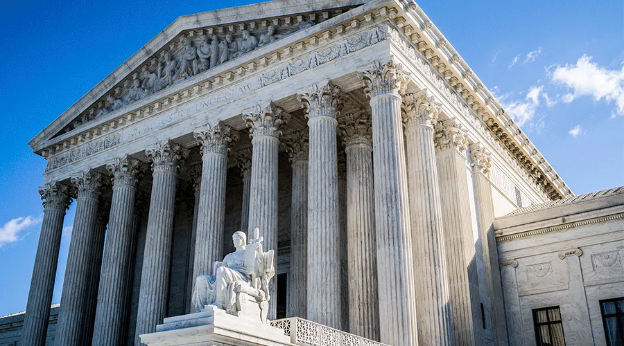 Obispos de EEUU critican que Corte Suprema haya “redefinido” el significado de “sexo”