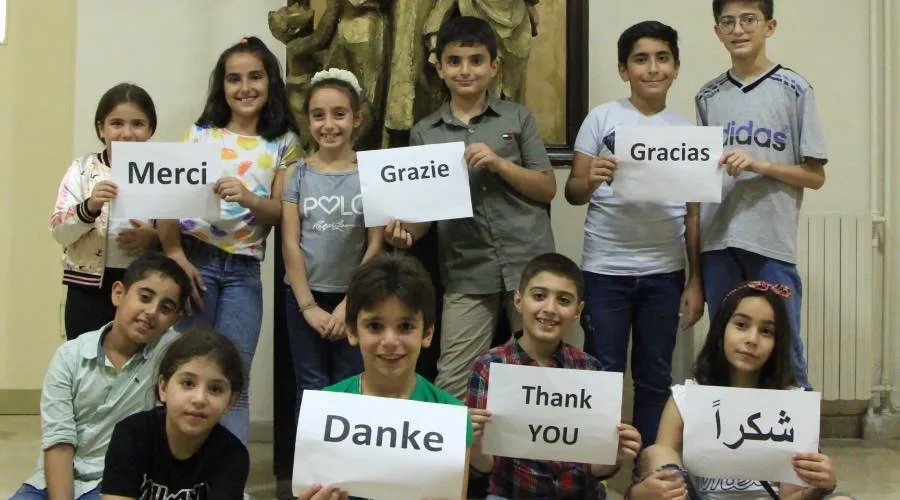 Niños cristianos en Siria agradecen la ayuda de ACN. Crédito: Aid to the Church in Need.