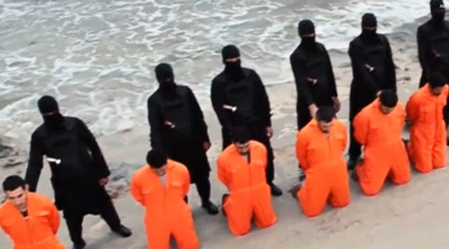 Ejecución de cristianos, en video difundido por el Estado Islámico.