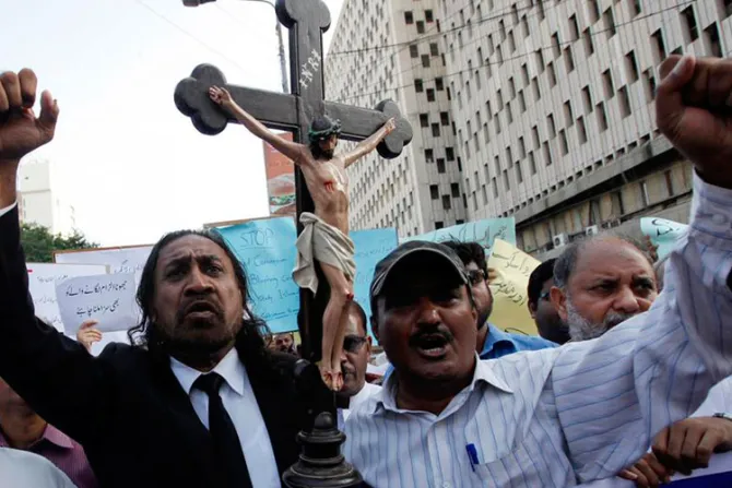Ejército de Pakistán advierte que Estado Islámico planea ataques contra cristianos