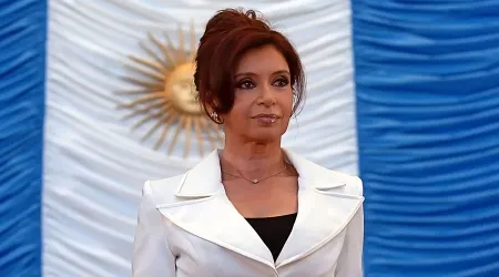 Sacerdote hace este desafío a Cristina Kirchner que dijo estar viva por Dios y la Virgen