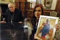 Mons. Arancedo y la presidenta Cristina Fernández en el último encuentro (foto aica.org)