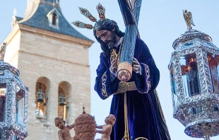 Una imagen de Cristo en procesiu00f3n. Cru00e9dito: Zegrafico (CC BY-SA 4.0) 