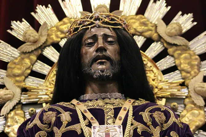 Por coronavirus Arzobispado de Madrid pide no besar famosa talla de Cristo de Medinaceli
