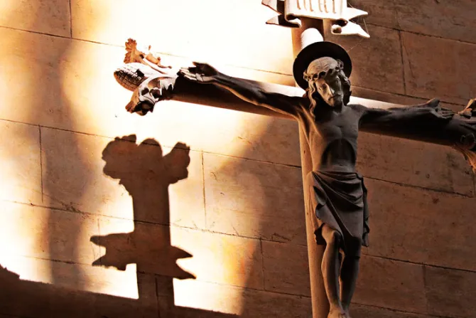 Cruz Roja pide retirar todos los crucifijos de sus centros en Bélgica