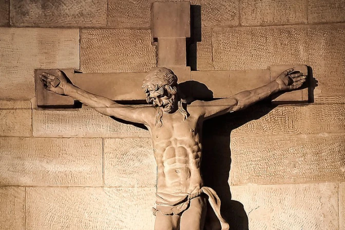 Investigan incendio de capillas en Chile durante el viaje del Papa