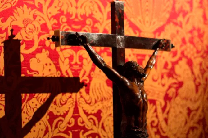 Ayuda práctica para poseídos por el demonio: Vaticano lanza nuevo curso sobre exorcismo