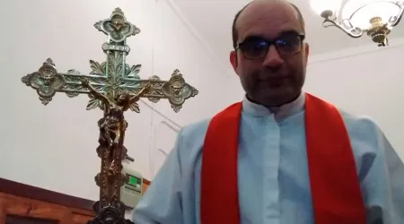 Semana Santa: Sacerdote comparte bella tradición sobre la madera de la cruz y el cielo