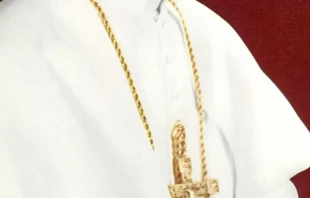 La cruz pectoral del Papa San Pablo VI. Cru00e9dito: Dominio pu00fablico 