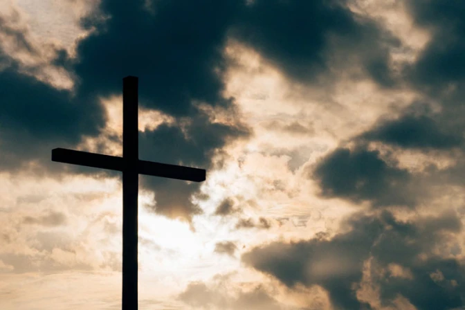 Descubren antigua capilla en ruinas de castillo medieval