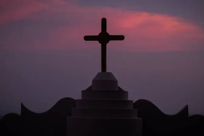 Alertan sobre falso curso de “auxiliares de exorcista” en México