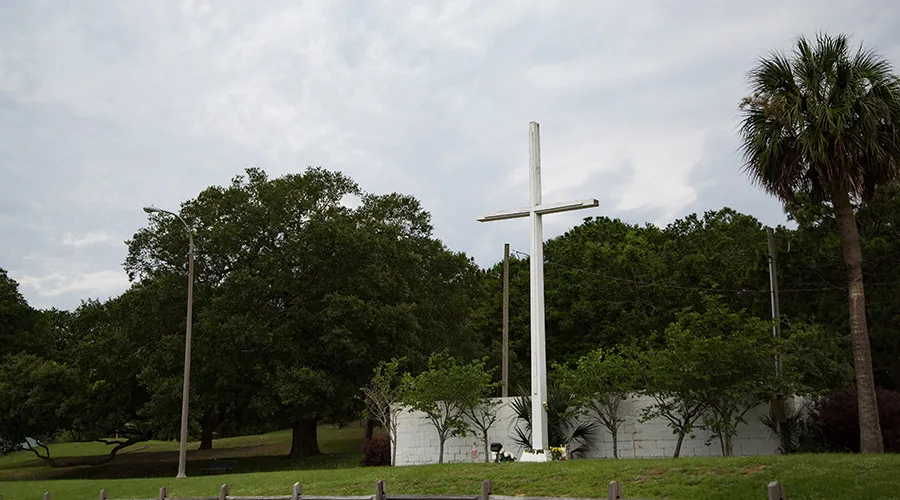 Cruz en el Bayview Park de Pensacola, en Florida (Estados Unidos) / Crédito: Becket?w=200&h=150