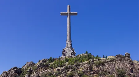 Reúnen 27 mil firmas para defender a benedictinos del Valle de los Caídos