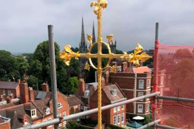 Cruz es restaurada como “signo de esperanza” en medio de la pandemia