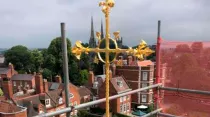 Cruz de hierro forjado en la Catedral de Nuestra Señora Auxiliadora y San Pedro de Alcántara. Créditos: Diócesis de Shrewsbury