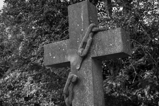 Expulsan del estado clerical a sacerdote acusado de abuso en Argentina