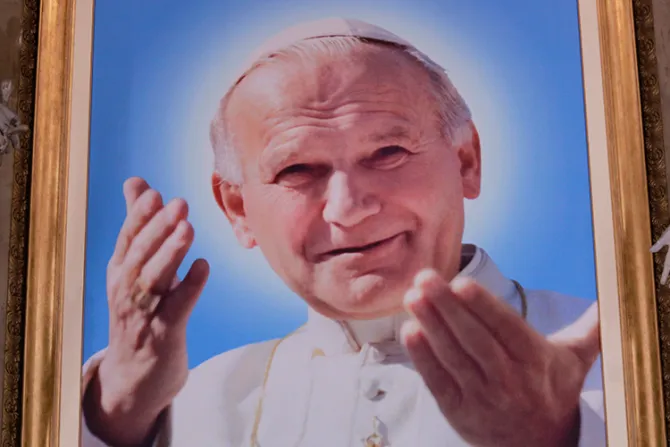 Colombia recibe reliquia de San Juan Pablo II y sale en peregrinación