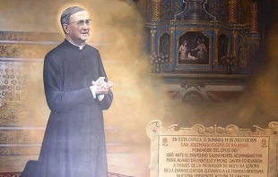 Parte del cuadro de San Josemaru00eda Escrivu00e1 retirado de la Catedral de Lima por el Arzobispado de Lima. Cru00e9dito: Archivo / Arzobispado de Lima 