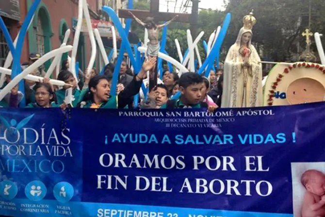 México: Mil voluntarios rezaron 40 días ante clínicas de aborto y esto fue lo que lograron