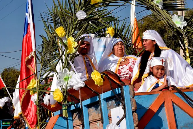 Miles en Chile salieron a “correr a Cristo” en la Fiesta de Cuasimodo [FOTOS]