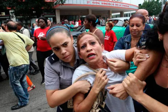 Cuba: Policía detiene a damas de blanco y decomisa juguetes de una fiesta de Reyes Magos