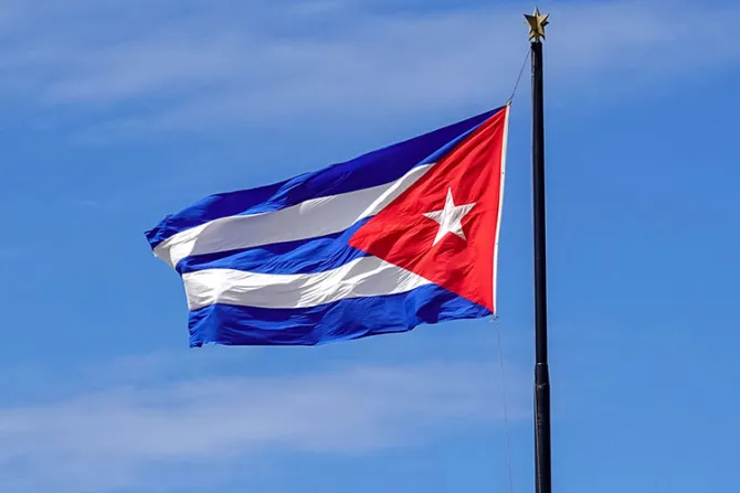 Recolectan firmas para pedir que Partido Comunista Cubano sea reconocido como represivo