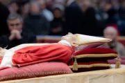Benedicto XVI será enterrado con casulla que usó en una Jornada Mundial de la Juventud