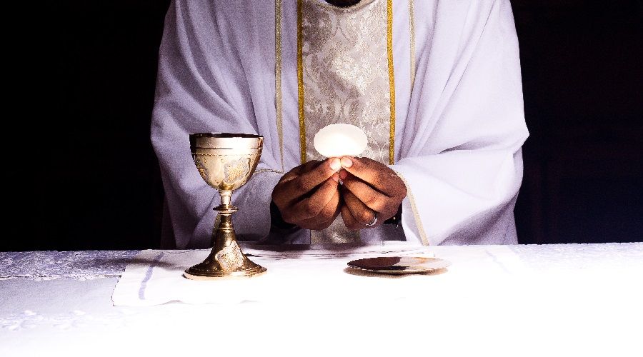 Sacerdote ofrece curso para conocer mejor la Eucaristía, “Sacramento de los Sacramentos”