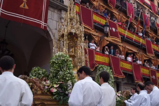 Celebran impresionante procesión del Corpus Christi en España