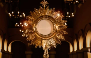 Custodia con el Santu00edsimo. Cru00e9dito: Piqsels 