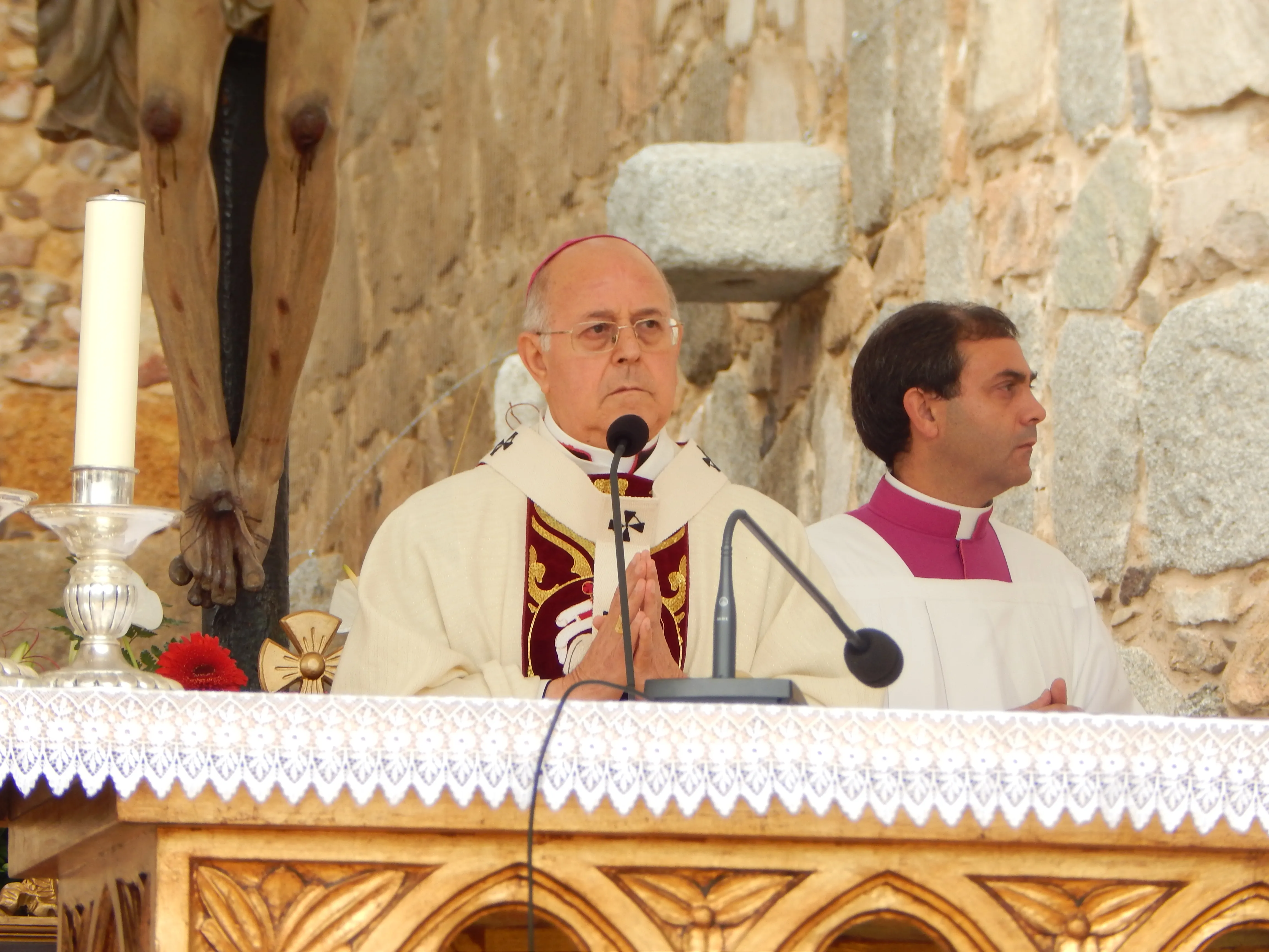 Mons. Ricardo Blázquez en la Misa del V Centenario de Santa Teresa en Ávila (Foto: ACI Prensa)?w=200&h=150