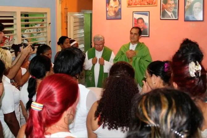 Cuba: Sacerdotes celebran Misa en sede de las Damas de Blanco