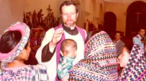 Foto : El P.Stanley Francis Rother "el Padre Francisco"  / Fotos cortesía de la Archdiócesis de Oklahoma