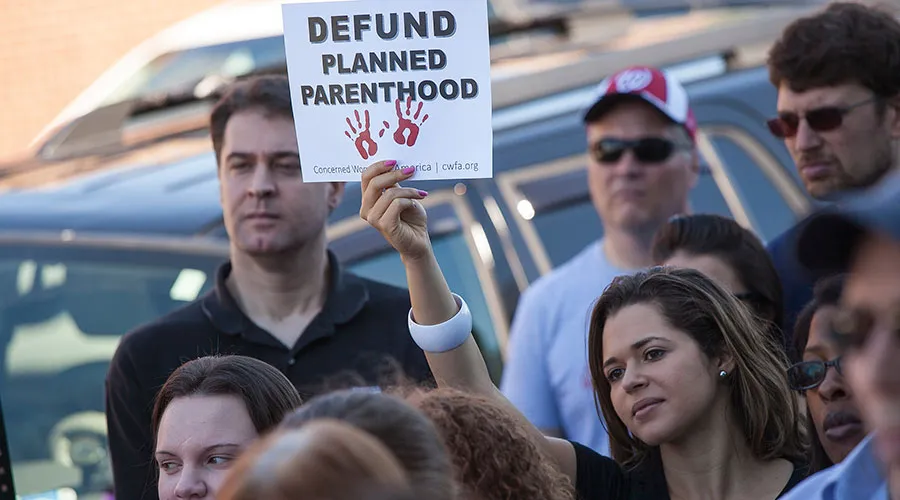 Manifestación exigiendo que se corte el financiamiento con fondos públicos a Planned Parenthood. Foto: American Life League (CC-BY-NC-2.0)?w=200&h=150