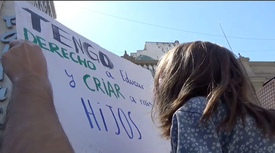 Manifestación por el derecho preferente de los padres a educar a sus hijos. Gentileza: Mi Derecho a Educar.?w=200&h=150