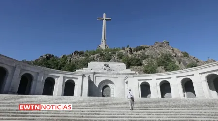 Casi 10 mil exigen detener derribo de la cruz más grande del mundo en España