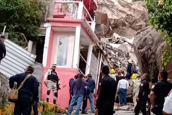 Obispo alienta esfuerzos de ayuda tras derrumbe de cerro en México