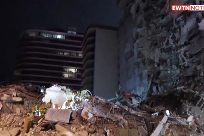 Tragedia en Miami: Arzobispo reza por víctimas de edificio derrumbado