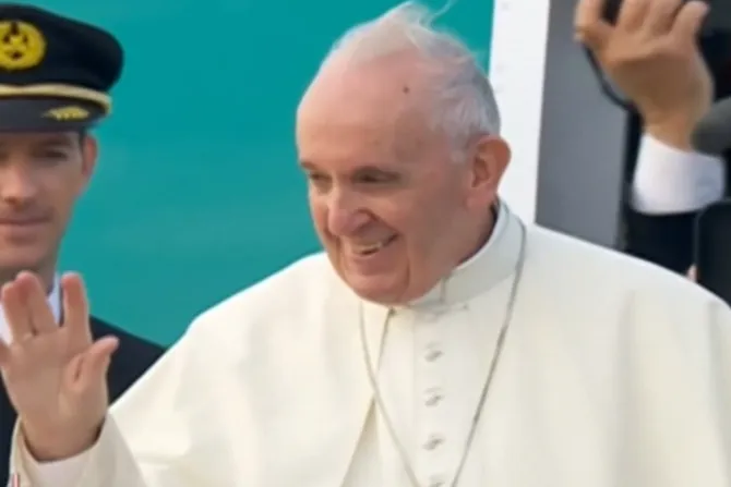 El Papa se despide de Irlanda tras participar en Encuentro Mundial de las Familias