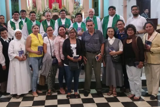 En Bolivia y Uruguay saludan a los catequistas en su día 