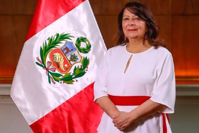 Nueva ministra de la Mujer apoya el aborto y agenda gay en Perú