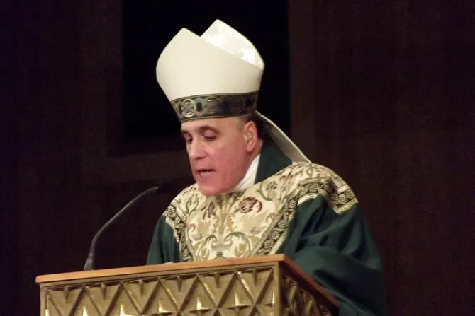 Cardenal DiNardo niega mal manejo de denuncia de coerción sexual de sacerdote