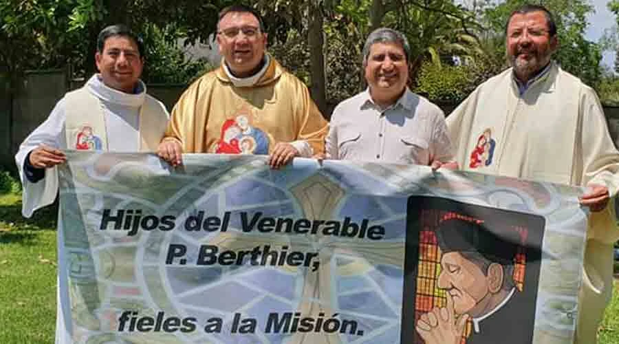 Dirección Provincial en Chile: P. Cristian Cárdenas, P. Fernando Ibáñez, PHno. Héctor Pinto y P. Patricio Vargas. Crédito: Misioneros Sagrada Familia Chile. ?w=200&h=150