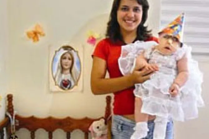 Médicos en Argentina salvan vida de bebé con anencefalia y rechazan aborto